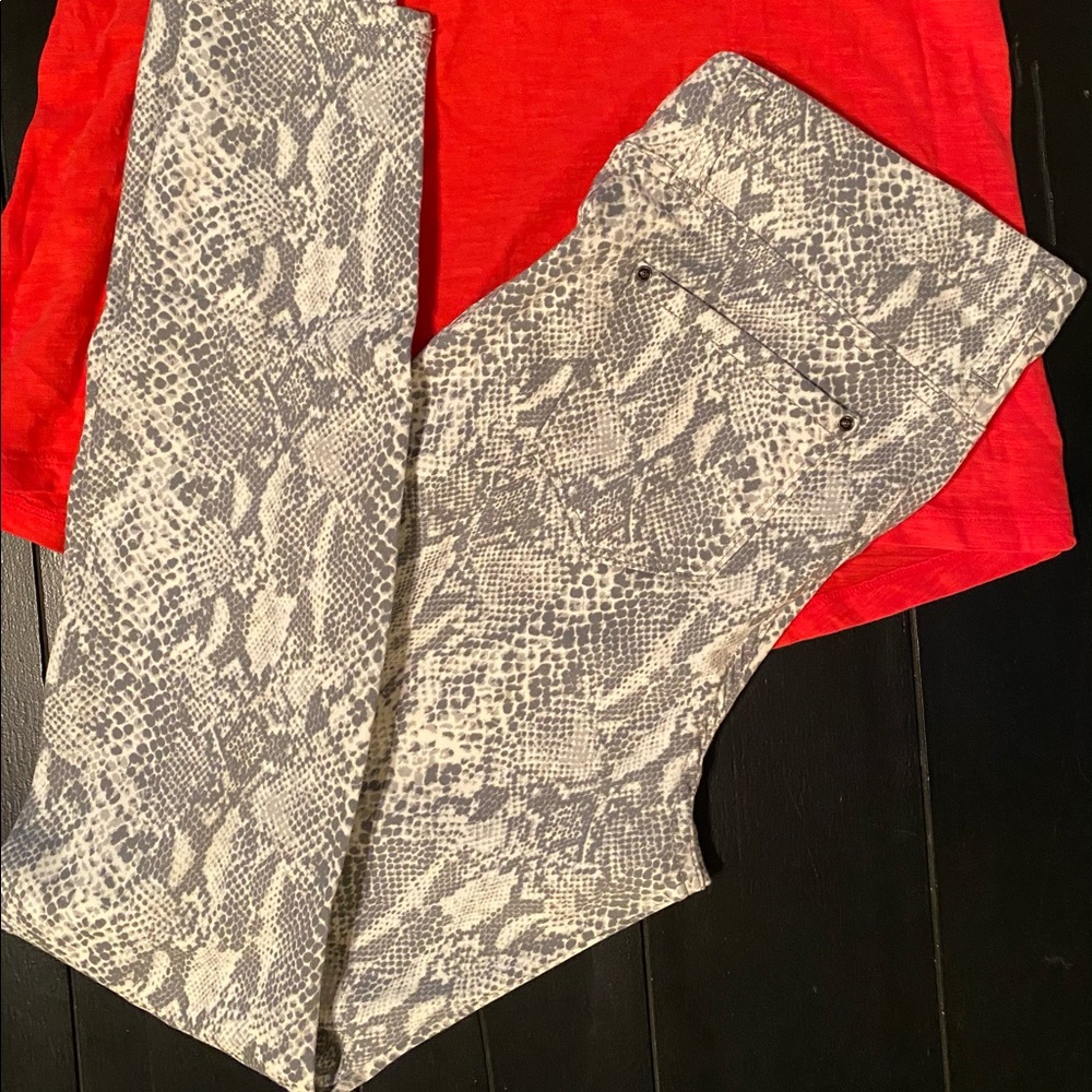 Snake print jeggings s medium 8/10 new with tag